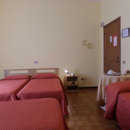 مونتيكاتيني تيرمي Hotel Delizia Genovese المظهر الخارجي الصورة