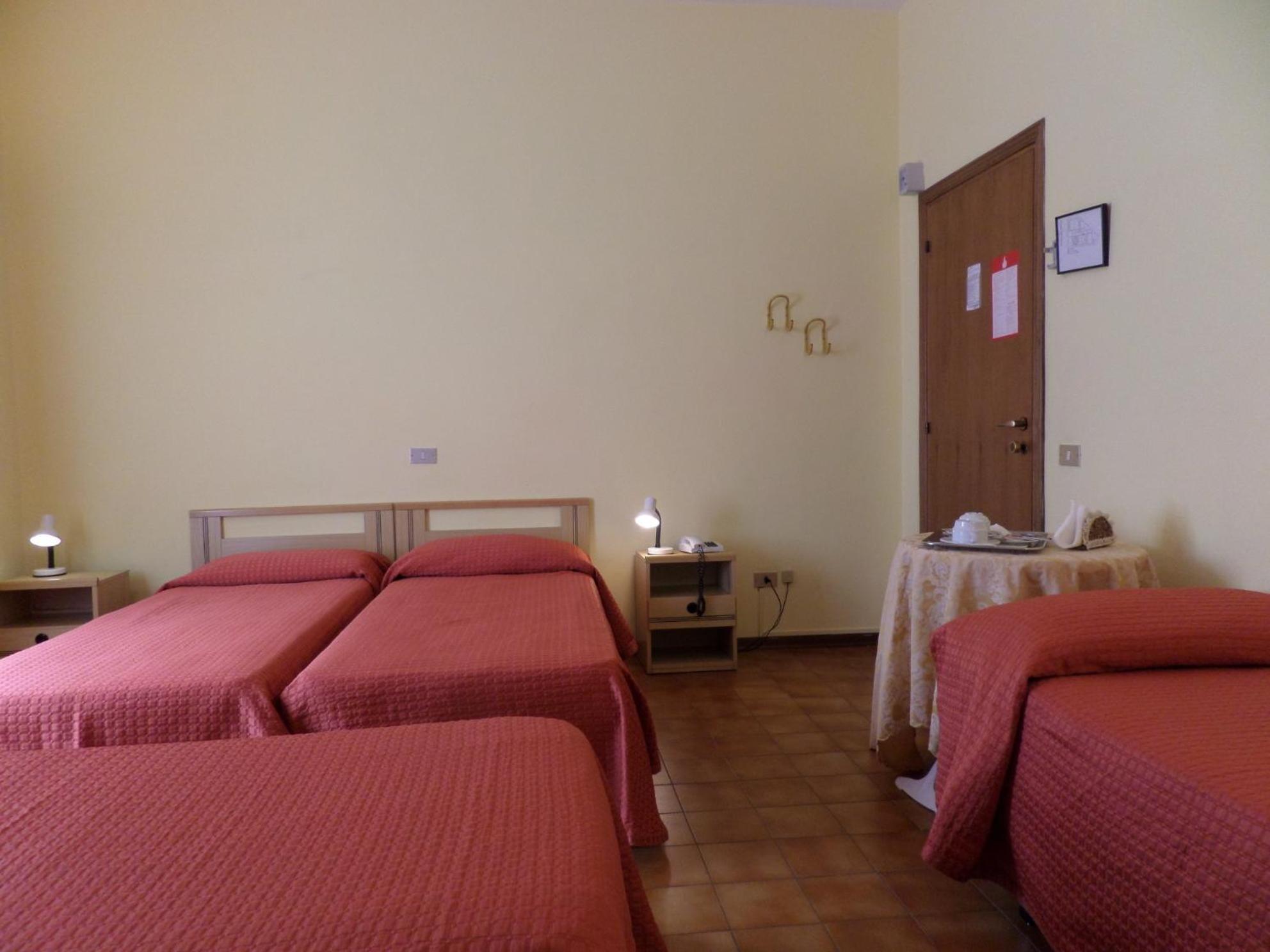 مونتيكاتيني تيرمي Hotel Delizia Genovese المظهر الخارجي الصورة
