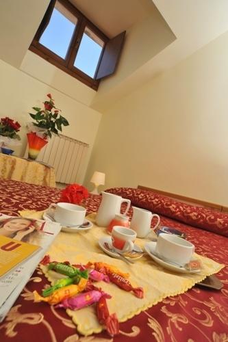 مونتيكاتيني تيرمي Hotel Delizia Genovese الغرفة الصورة