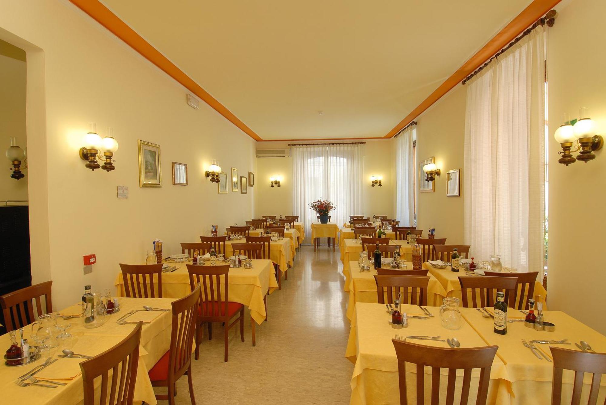 مونتيكاتيني تيرمي Hotel Delizia Genovese المظهر الخارجي الصورة